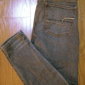 *SALE* American Eagle High Rise Skinny Jeans